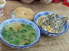 -白阿婆过油肉拌面·大盘鸡