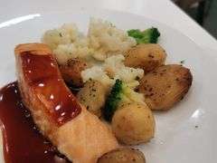 烤三文鱼配时蔬-宜家·瑞典风味餐厅(北京西红门店)