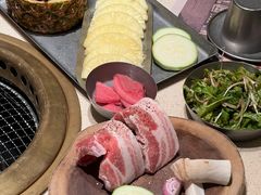 -蚂蚁洞·烤肉大营地(上海静安大悦城店)