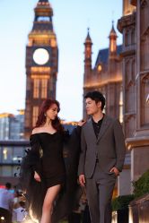 -现代经典婚纱摄影