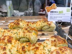 菠菜肉骨头-奈雪的茶(湖滨银泰in77C区PRO店)