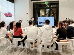 -TESLA 特斯拉(上海太古汇体验店)