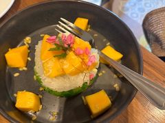 -Chom Cafe and Restaurant