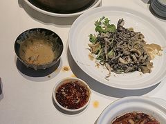 -八府香鸭·啫啫煲(华山路店)