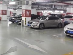 -百盛优客城市广场-停车场