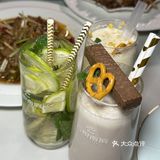 便能邂逅一家满是惊喜的江景餐厅。宽敞的大露台