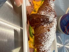 火腿牛油果牛角包-Something For(中洲湾店)