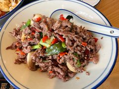 小米辣炒牛肉-妈妈的味道·腾冲特色菜(和顺古镇店)