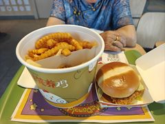 -麦当劳(新天地得来速店)