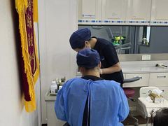 -茂菊口腔连锁(浦东南路店)