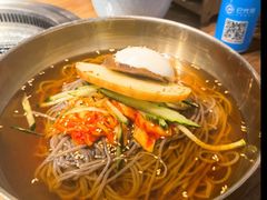 明姨大冷面-明洞阿姨·韩式酱蟹烤肉·创意料理(三元桥店)