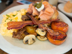 -ROAST coffee & eatery