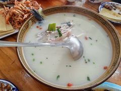 -美顺香食府鱼头老店(雪野湖店)