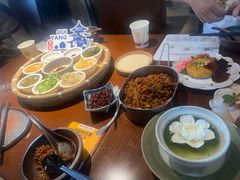 -包整·丝娃娃(甲秀楼景观店)