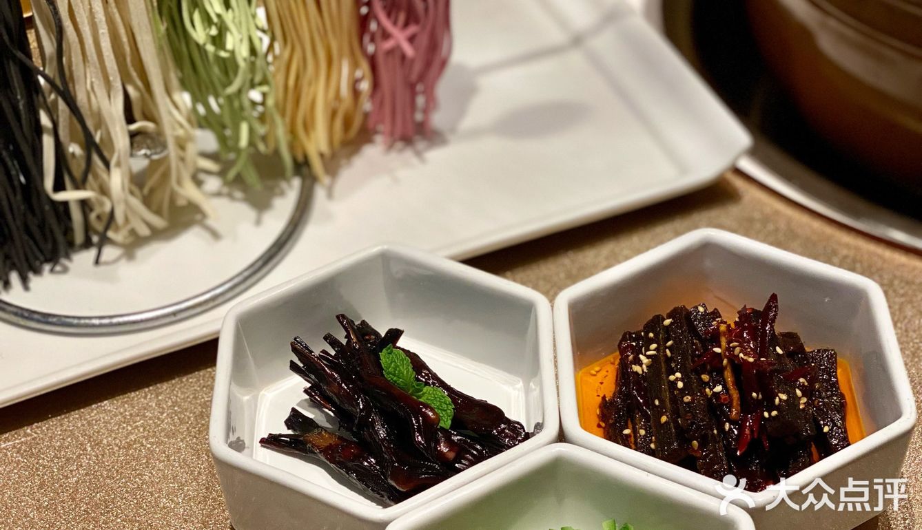 连续4年黑珍珠的鲍鱼火锅，究竟有何高明之处❓