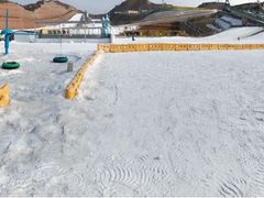 -采薇庄园四季滑雪场