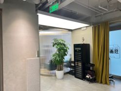 -变画·发型STUDIO