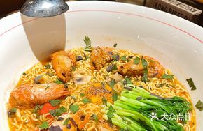 Amber Lobster Shrimp Noodles