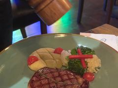 -SISTERS BAR RESTAURANT川意酒馆(嘉善老市H楼店)
