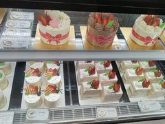 -花花卷卷·鲜食蛋糕(静安久光百货店)