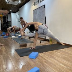 -兴亚瑜伽20年老馆