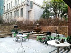 -潮一不贰·法式甜品·生日蛋糕·西式简餐(外滩店)