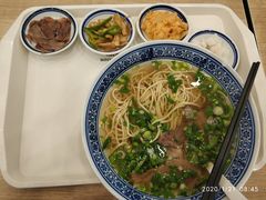 -陇兴楼兰州拉面(西安咸阳国际机场店)