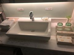 -昆明朗威酒店(昆明站火车站双桥夜市风情街店)