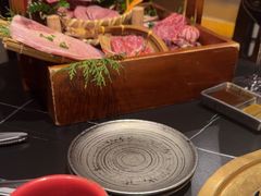 -山川小町·极番烧肉(新地假日广场店)
