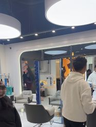 -银星女王公园发型艺术沙龙