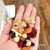 ●洽洽-每日坚果 说到每日坚果，市面上的品牌还是很多的
