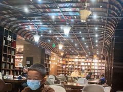 -钟书阁(松江泰晤士小镇店)