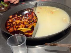 -鹿鸣山草本茶香火锅(园西路店)