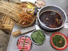 -咏勝锑锅麻辣烫(净居寺路总店)