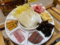 -鸡遇虾煲干锅火锅(小寨金莎店)