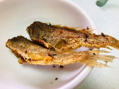 酥炸小黄鱼-明呈黄鱼面馆(斜土路店)