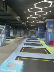 -反弹蹦床公园(南坪万达店)