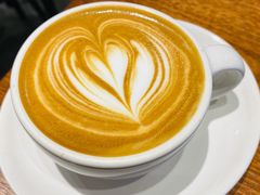 Flat&nbsp;white-black rainbow coffee