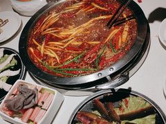 -茅草房·河畔园林火锅