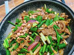 干锅带皮牛肉-古城苗家土菜馆(河景餐厅店)