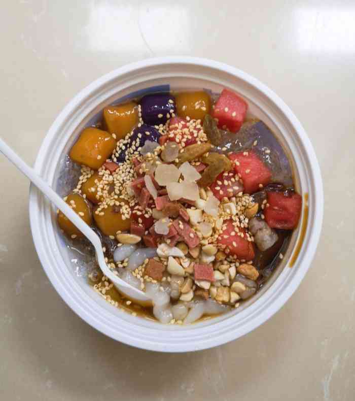 嘿冰粉(观前街店)-"我点的是火龙果冰粉,18一碗,价格略微有.