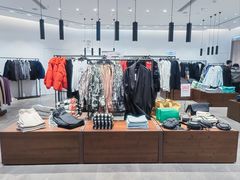 -URBAN REVIVO(上海中庚漫游城店)