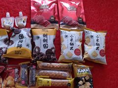 -来伊份(星湖街店)