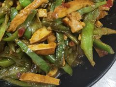 青椒豆腐干肉丝饭-黄阿姨锅贴大王(万航渡路店)