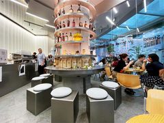 -M Stand(上海人民广场来福士店)