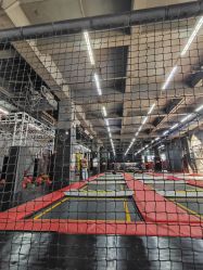 -零重力蹦床空间·滑梯·海洋球·团建(奥特莱斯店)