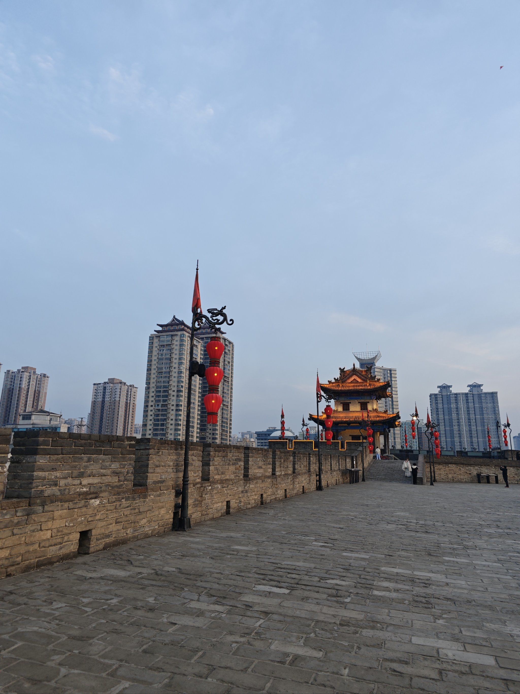 古城墙的悠闲时光