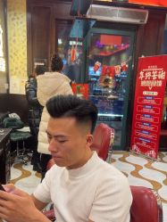 -东方先生国潮男士理发馆