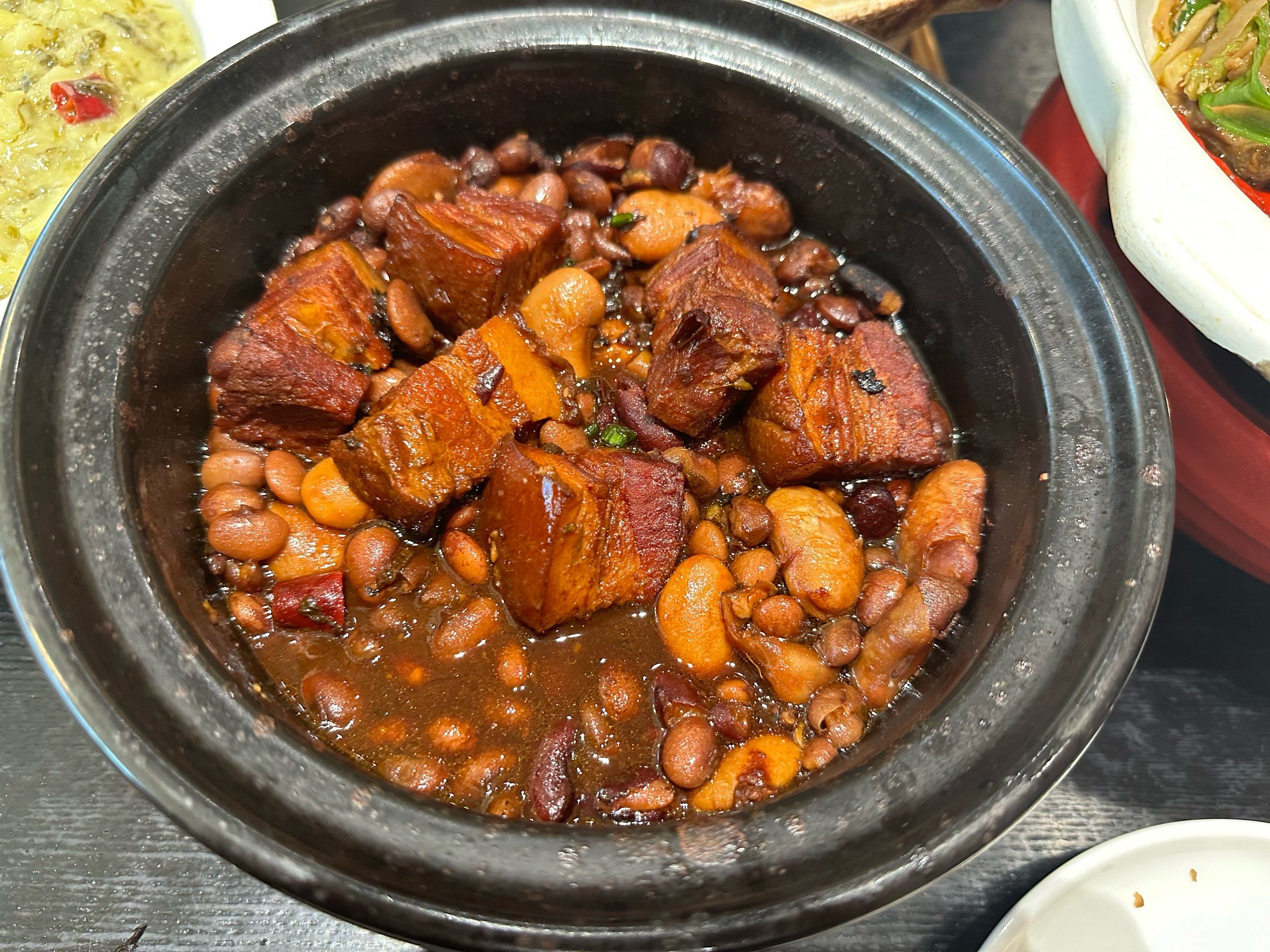 海棠红烧肉,酸菜土豆泥