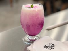 火龍果香蕉奶昔-MOO Beef Cafe